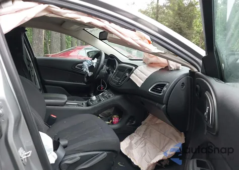 2015 Chrysler 200 Limited z USA, uszkodzony, nr VIN 1C3CCCAB7FN586489